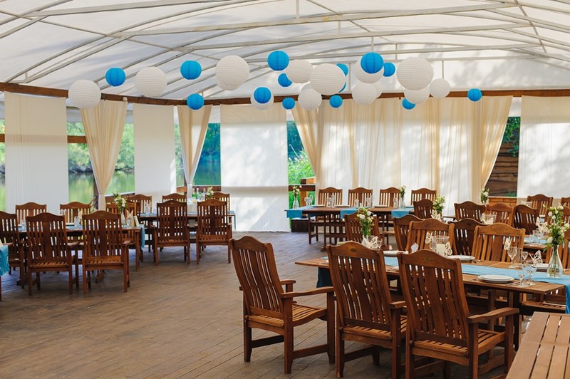 When Looking for Wedding Tents to Rent, Don’t Forget the Finer Details
